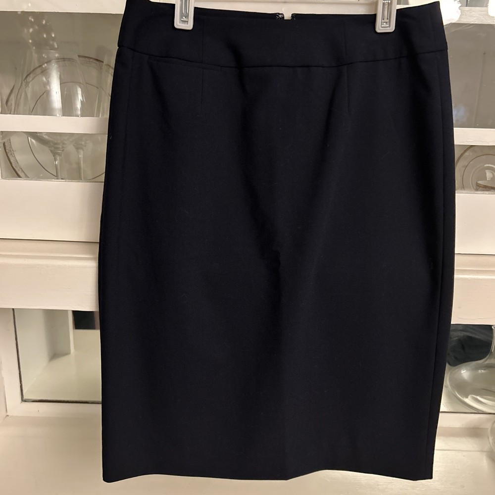 Women’s Navy Blue Calvin Klein Knee Length Skirt Size 2 With Stretch