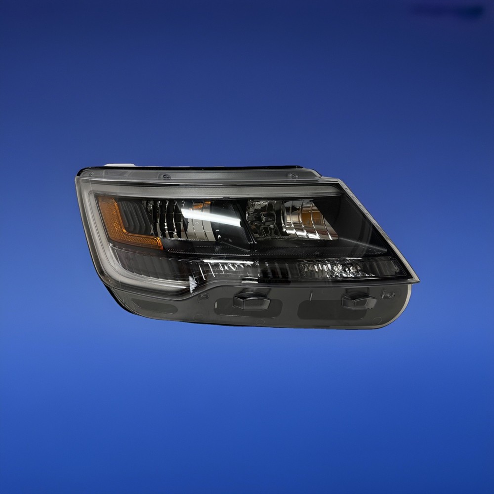 NEW Genuine OEM  Ford Explorer 2016-2018 Passenger Side Headlight FB5Z-13008-AE