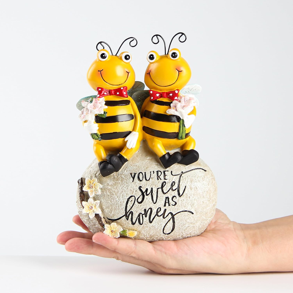 Garden Bee Statue Outdoor Honey Bee Figurine for Patio Lawn Yard Decor