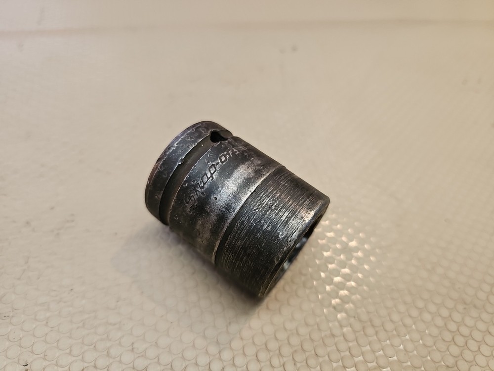 Snap-On 3/4-Inch Drive 15/16-Inch 6-Point SAE Flank Drive Shallow Impact Socket  