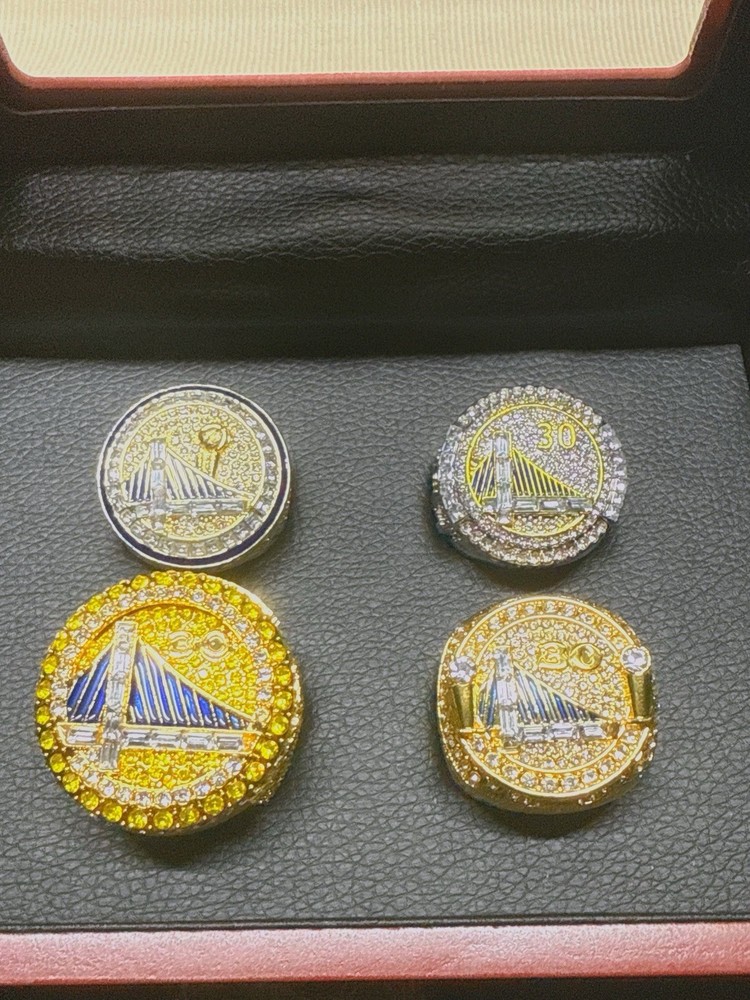 4 PCS Golden State Warriors Championship Ring with wooden box