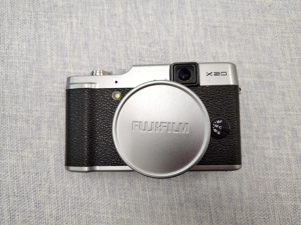 Fujifilm X20 12MP 4x Zoom Compact Digital Camera Fully Functional