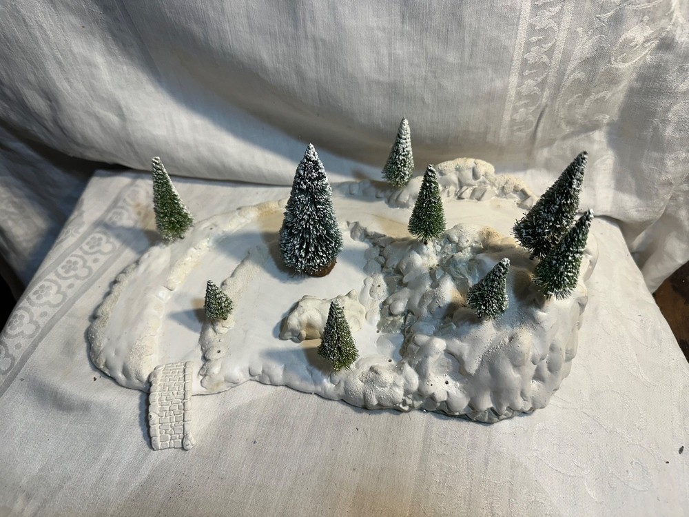 Department 56 snowbabies mini Frosty Frolic Land display w/ trees and bridge