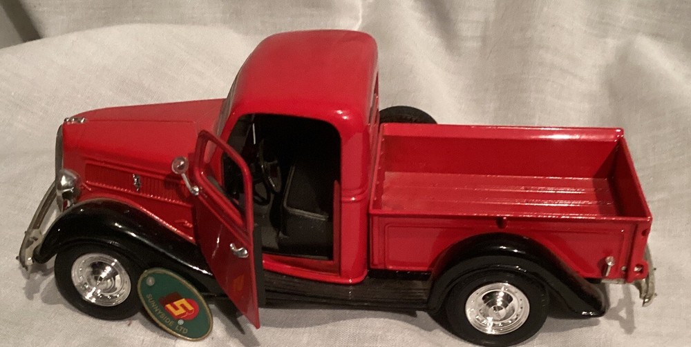 Sunnyside 1937 Ford pickup  SS 7603 Red
