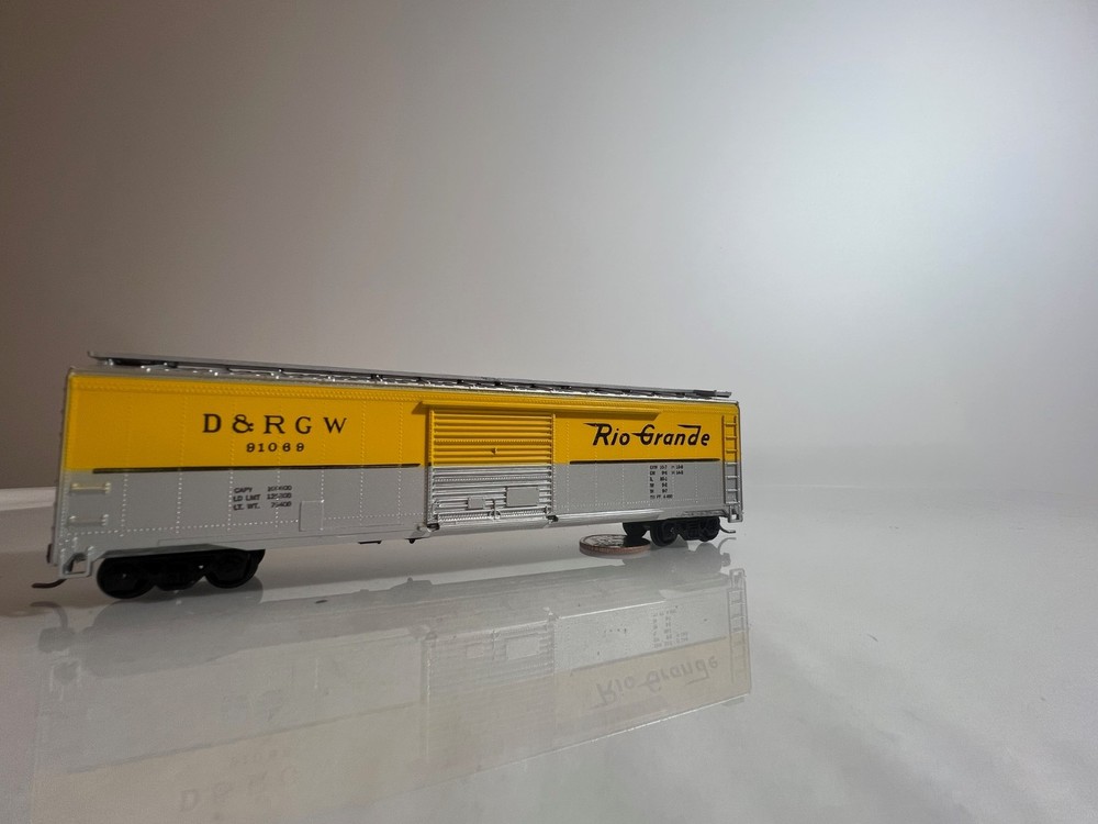 Roundhouse Blue Box 1201 HO Scale 50' Box Car Kit, D&RGM #91069
