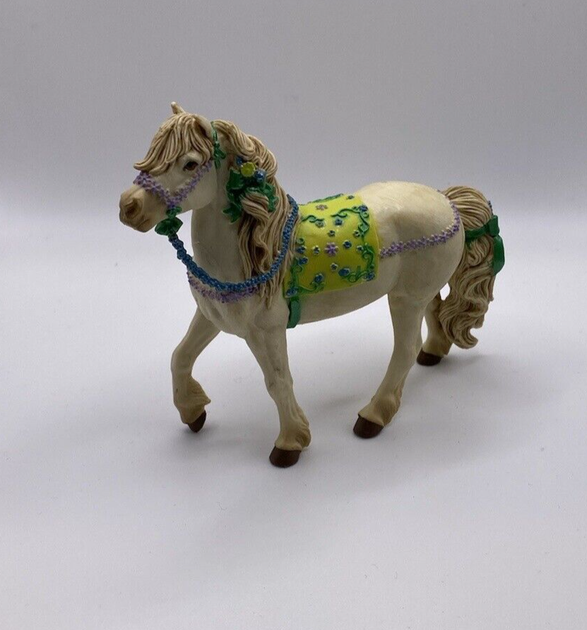 Fairy Pony Safari Ltd 2008 White Pony Figurine