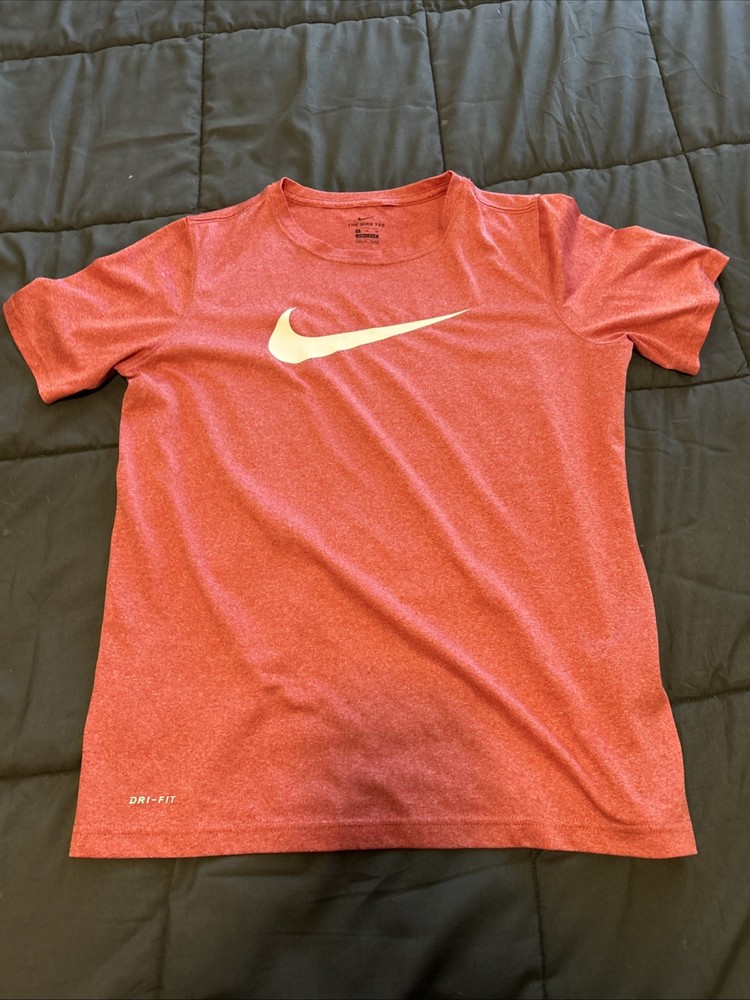 Nike T-Shirt Youth Boys XL Red Center Swoosh Sportwear Outdoor School Streetwear