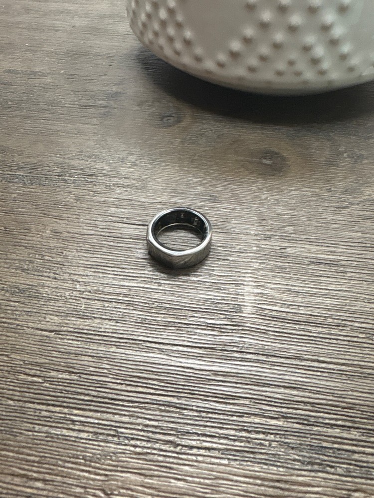 Oura Ring Gen3 HeritageSize 8 - Silver (JZ90-51384-08)