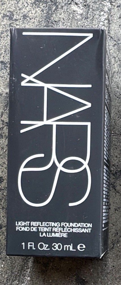 NARS LIGHT REFLECTING FOUNDATION - 1 Oz