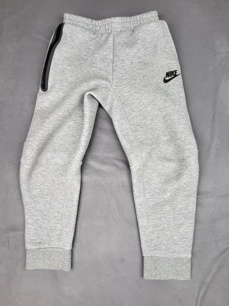 Nike Tech Fleece Tapered Joggers Boys Large Grey Athletic Sweatpants HV5869-063