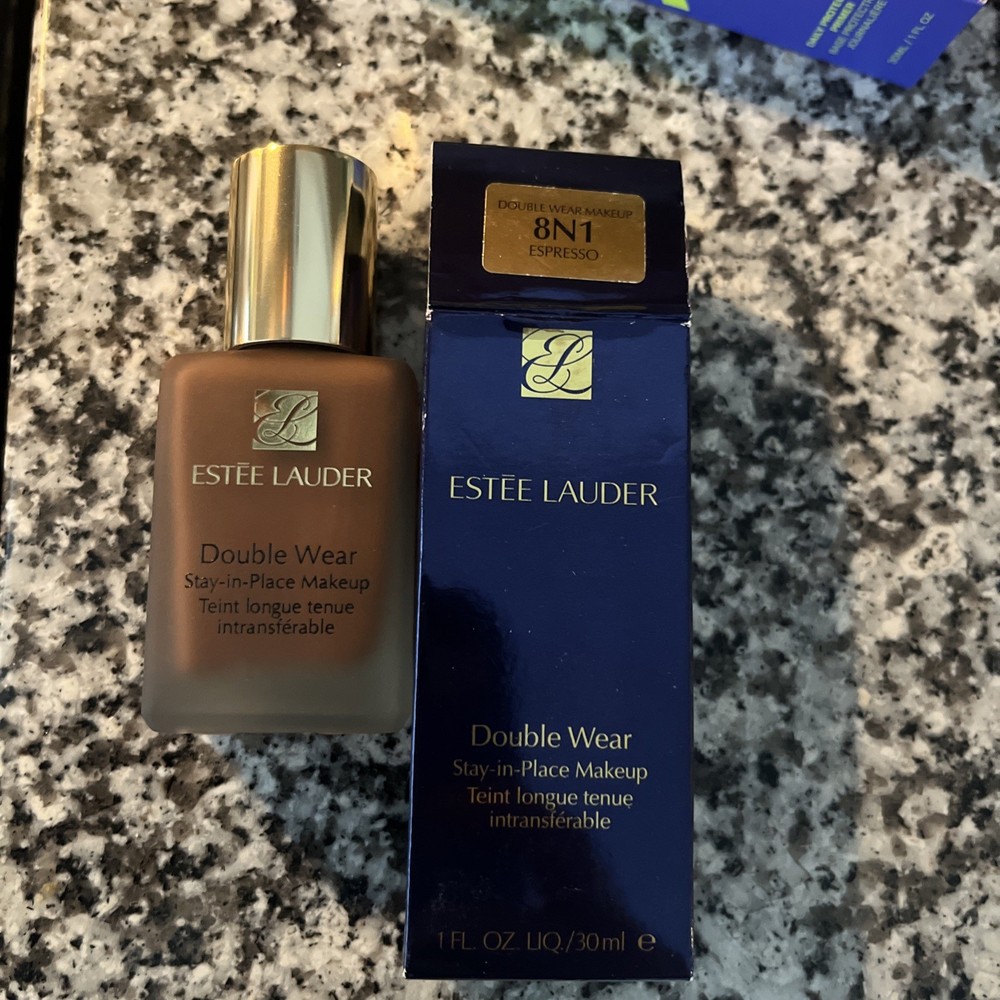 ESTEE LAUDER DOUBLE WEAR MAKEUP FOUNDATION  1 OZ NEW IN BOX