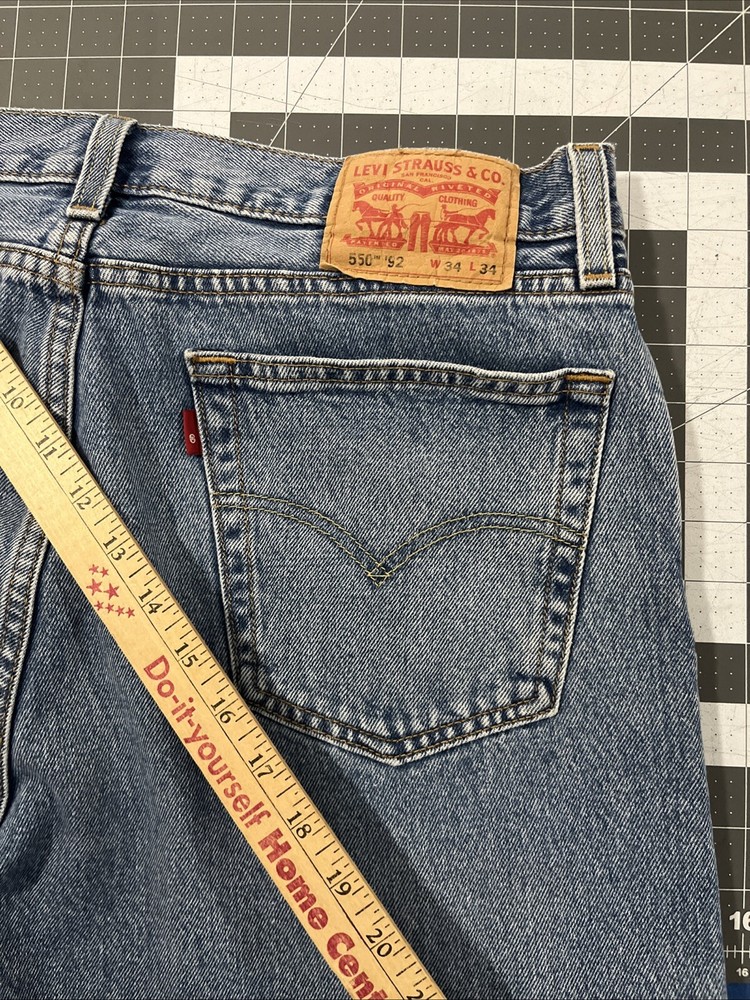 Levi’s 550 ‘92 Relaxed Taper Fit Jeans Mens 34x34 Blue Fade Blank Tab 90s Skate