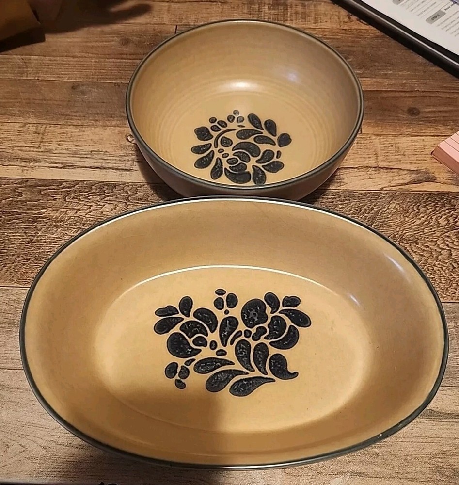 Pfaltzgraff Folk Art 9.5in Oval Baker and 7in Stoneware Bowl Set #241