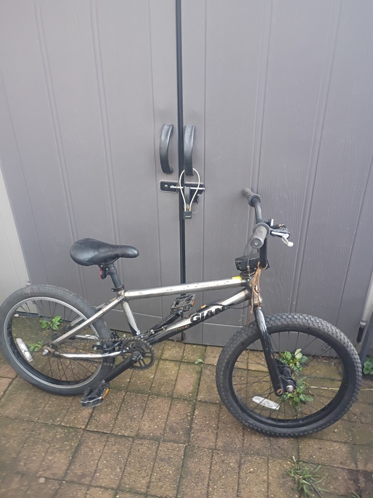 Giant BMX Bike Fully Assembled Ready to Ride - Specify Top Tube Size