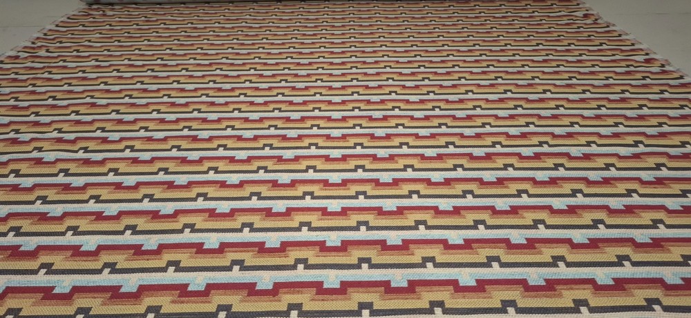 TAPPESTRY STYLE WEAVE GEOMETRIC DESIGN UPHOLSTERY FABRIC 5.5 METRE ROLL END.