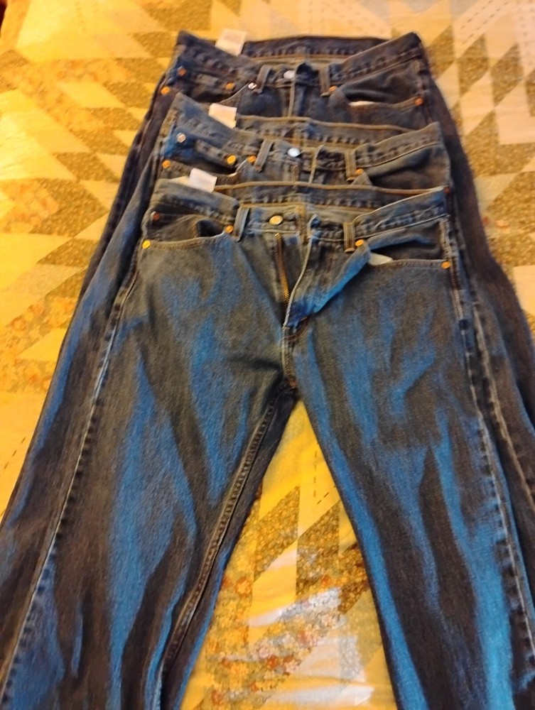 mens levi 505 jeans size 34x32 Zipper Fly-1 pair