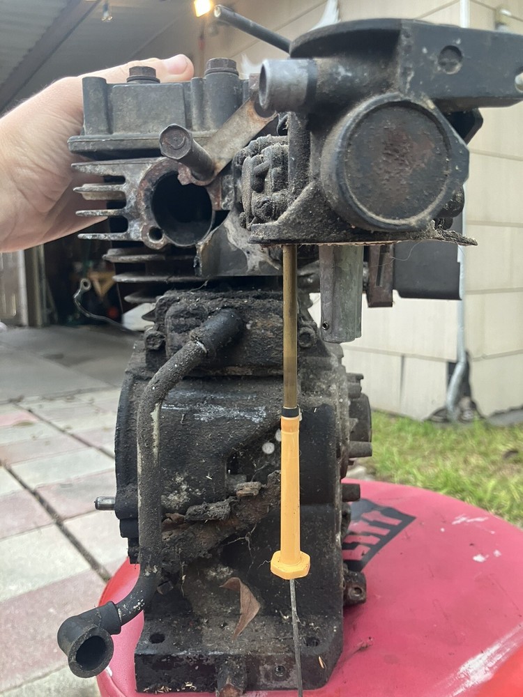 Briggs Dual Bearing Block NEEDS WORK