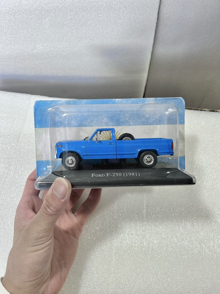 1:43 Scale Ford F-250 1981 Pickup Truck Diecast Model Car
