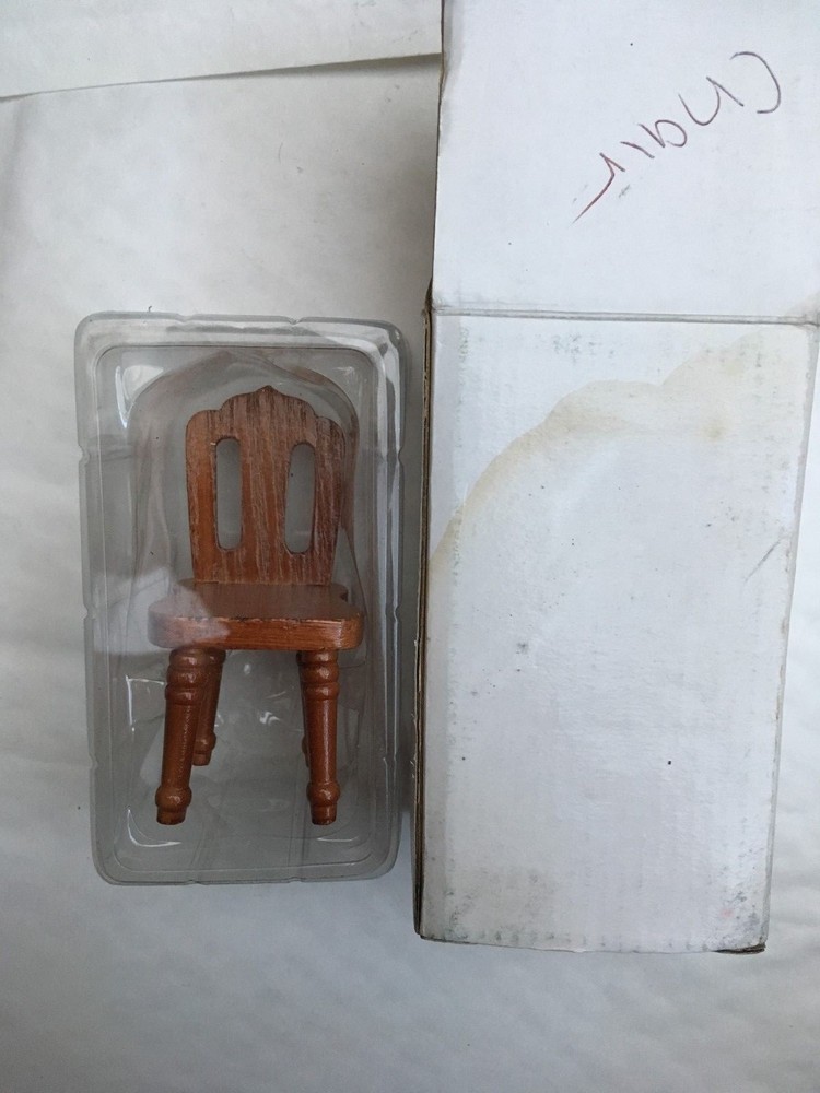 DEAGOSTINI PORCELAIN DOLLS COLLECTABLE FIGURINE SPECIAL ISSUE DOLL CHAIR
