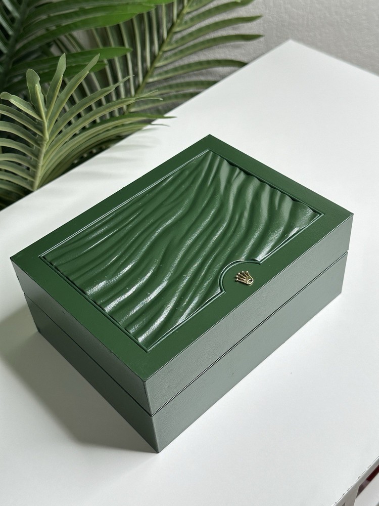 Authentic Rolex Oyster Large Watch Box 39141.02 by Rolex SA Geneve Suisse