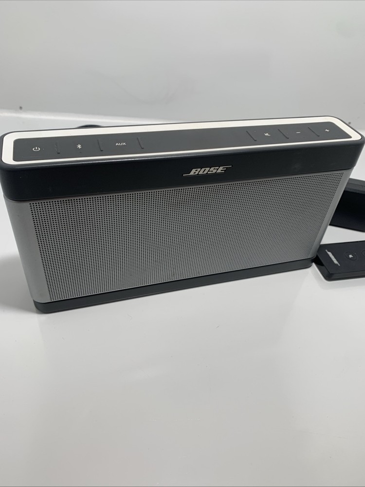 Bose Soundlink III Bluetooth Speaker - Silver Subaru Edition Power Cord 414255