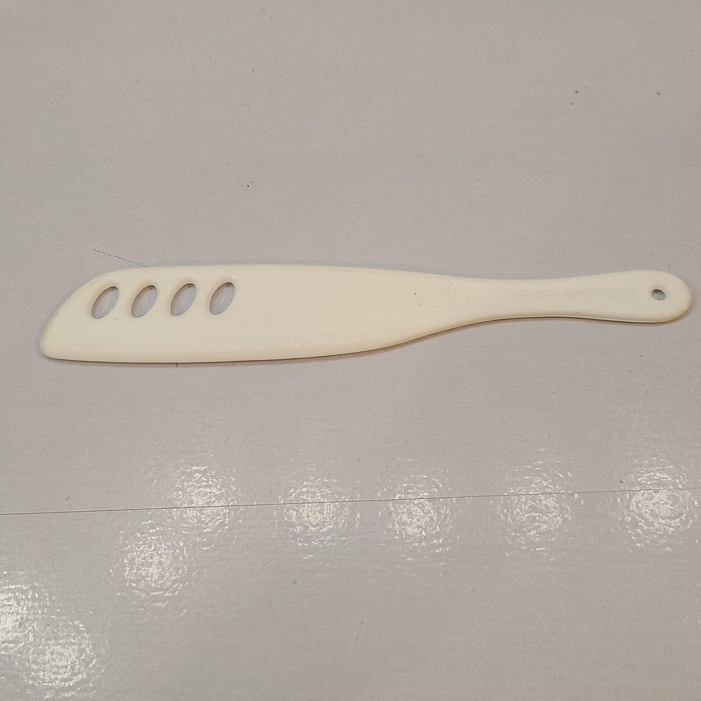 Vintage Log Cabin Syrup Slotted Batter Mixer Pancake Spatula White Nylon 8 3/4
