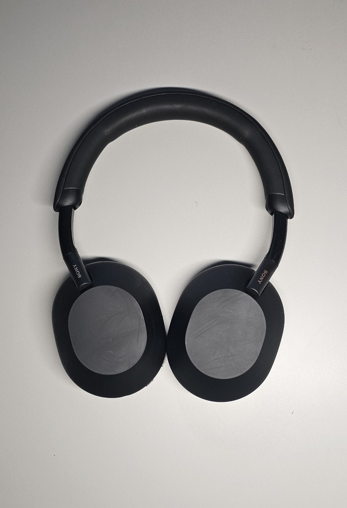 Sony WH-1000XM5 Wireless Noise Canceling Over-Ear Headphones in Black