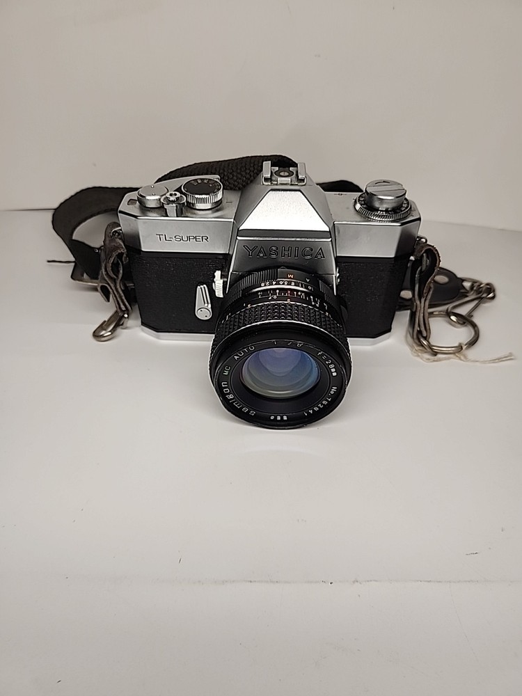 YASHICA TL SUPER FILM SLR 35mm CAMERA w/CASE  1:17 50mm LENS VINTAGE PHOTOGRAPHY