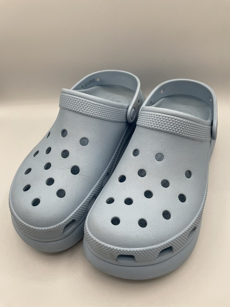 Crocs Classic Platform Clogs Men 7 Women 9 Iconic Comfort Wedge Blue