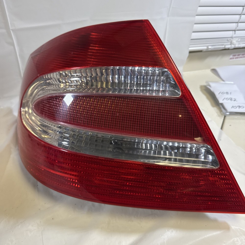 2003-2005 Mercedes C-Class Left Outer Tail Light OEM ULO 3312 Driver Side