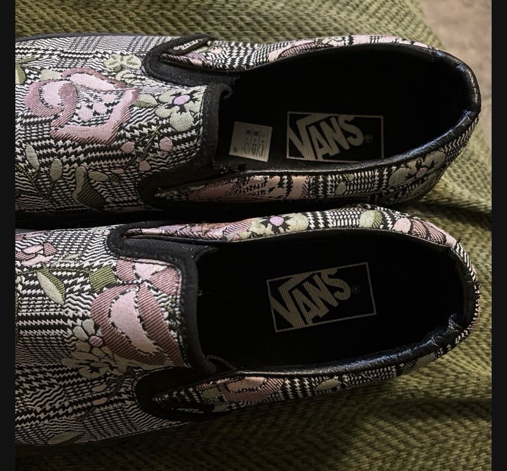 VANS Floral Slip On Low Top Multicolor Logo Women size 9