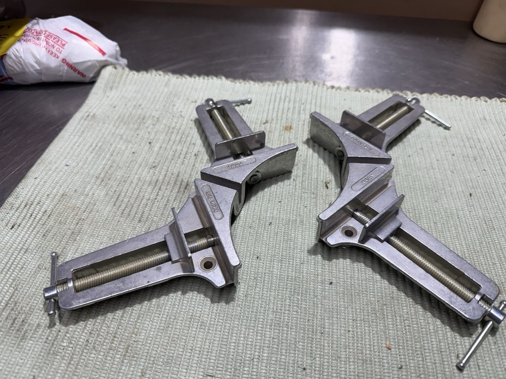 2 Pony 9166 3-Inch Corner Clamps 90 Degree Woodworking Tool Excellent Condition