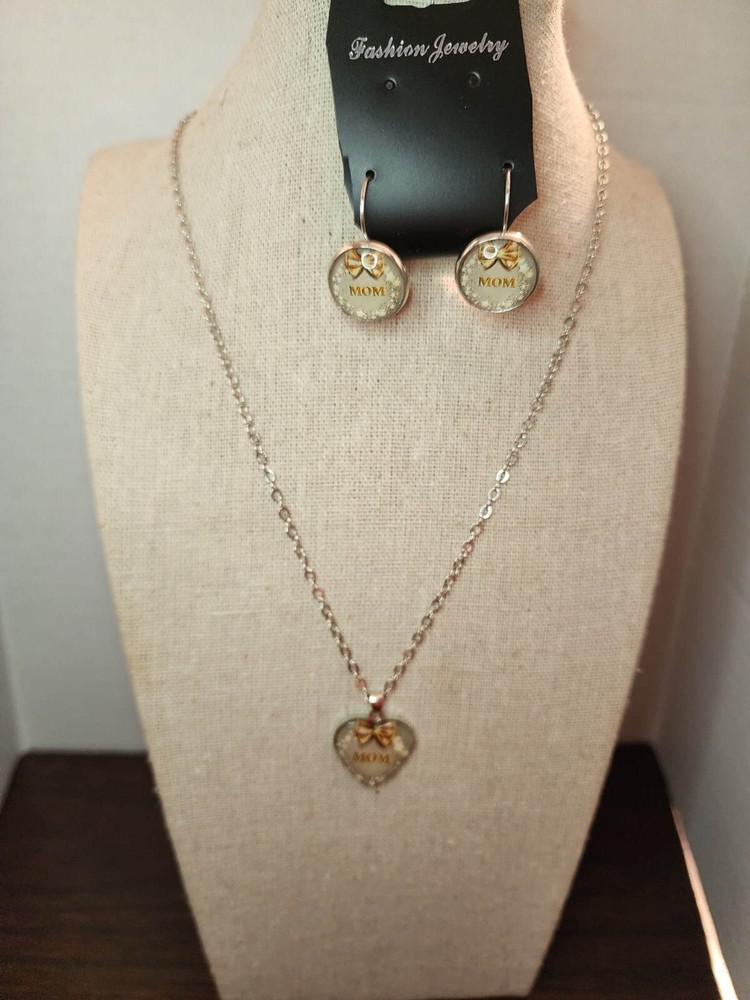 Mothers Day Jewelry Set for Mom with Necklace, Earrings, and Bracelet – Perfect Gift Idea (New)-image