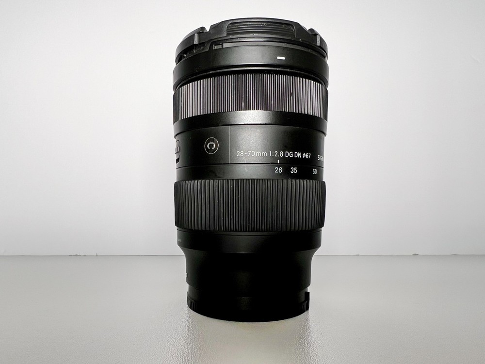 Sigma 28-70mm f/2.8 DG DN Zoom Lens for Sony E-mount For parts Or Repair