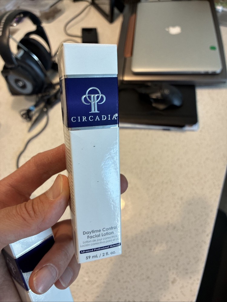 Circadia Daytime Control Facial Lotion 59ml/2oz NEW IN BOX! FRESH! EXP 03/28