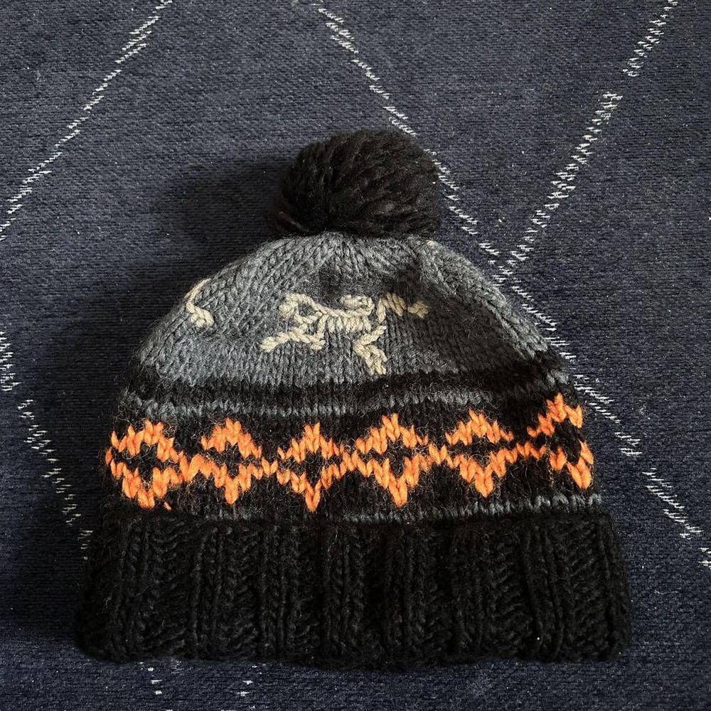 Stay cozy in style with the Arc'Teryx 90S Bonbon Knitted Cap for all-season warmth