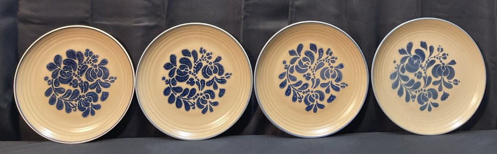 Pfaltzgraff Folk Art Dinner Plate 10