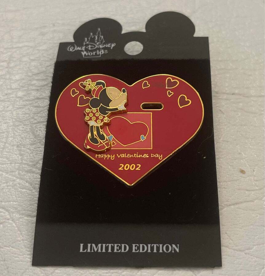 Disney Minnie Mouse Happy Valentine's Day 2002 Collectible Pin