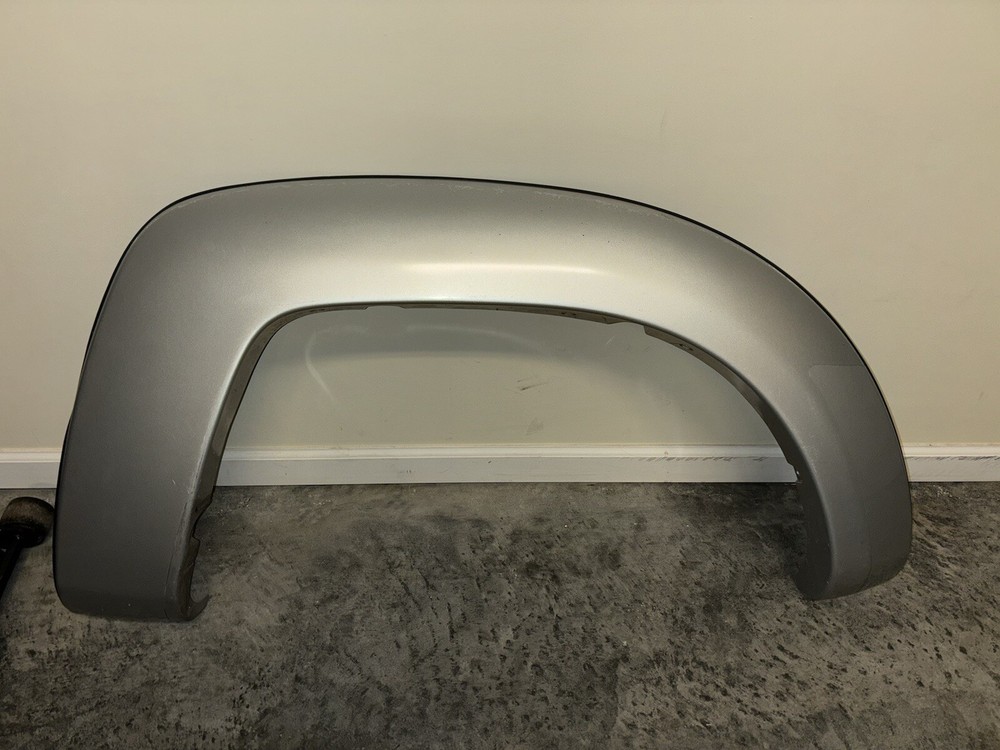 05-15 TOYOTA TACOMA RIGHT REAR FENDER FLARE MOLDING OEM USED SHORT BED