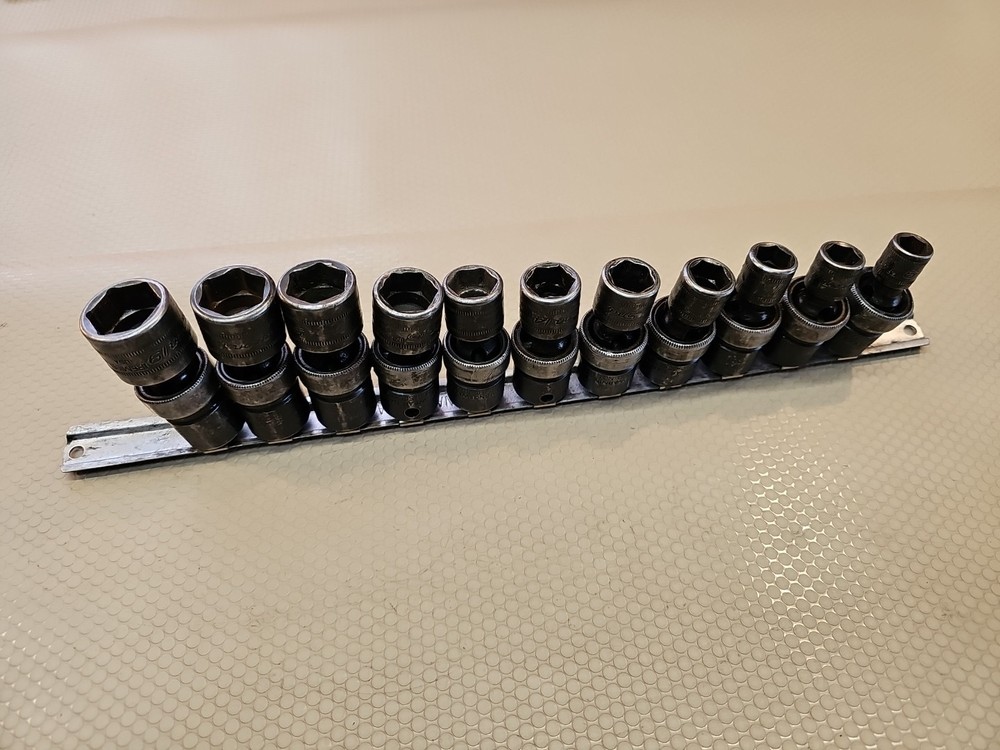 Snap-on 11-Piece 3/8-Inch Drive 6-Point Metric Impact Swivel Socket Set 9mm to 19mm