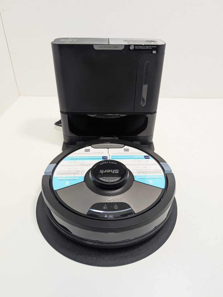 Shark Matrix Plus Self-Empty Wi-Fi Robot Vacuum with Sonic Mop RV2610WA