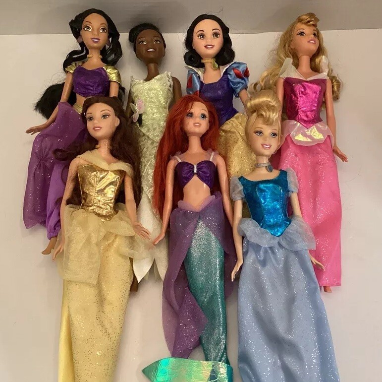 Barbie Dolls Lot 1990’sBARBIE DOLLS. 7 total dolls see pictures