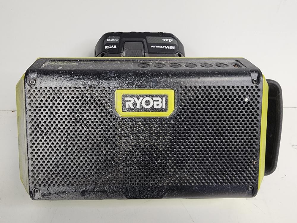 RYOBI PAD01 18V Bluetooth Speaker with 4AH Battery P24026947