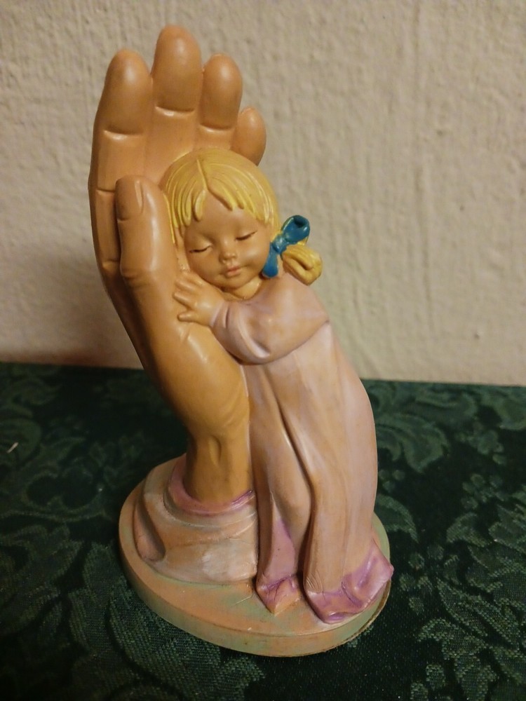Vintage Simonelli Fontanini Sleeping Girl Held in Palm of Hand Depose Italy 136