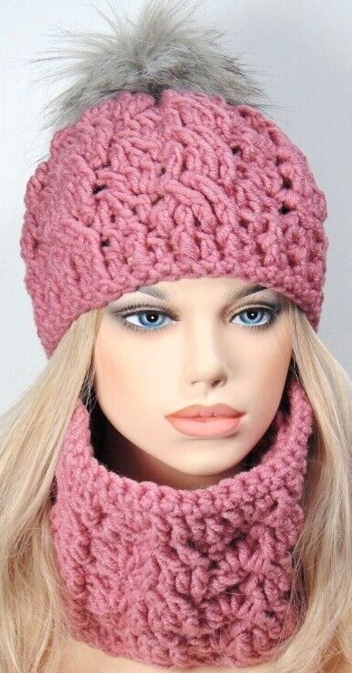 Hat scarf set women with Pom pom. Chunky wool ski hat scarf. Christmas gift sale-image