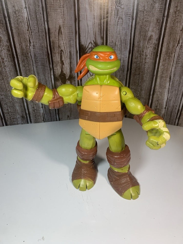 Teenage Mutant Ninja Turtles Viacom Michelangelo Tall Figure  - READ