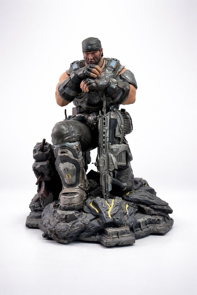 Xbox 360 Gears of War 3 Marcus Fenix Statue Epic Edition 11.5” Figure w Box