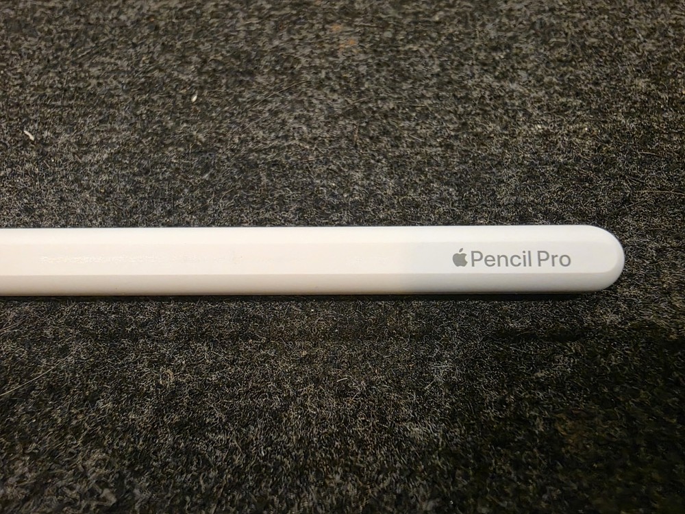 Apple Pencil Pro A2538 for iPad Pro M4 and iPad Air M2 2024