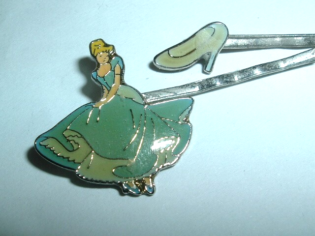 Little Girl Disney Cinderella and Slipper Enamel Bobby Pin Set RARE