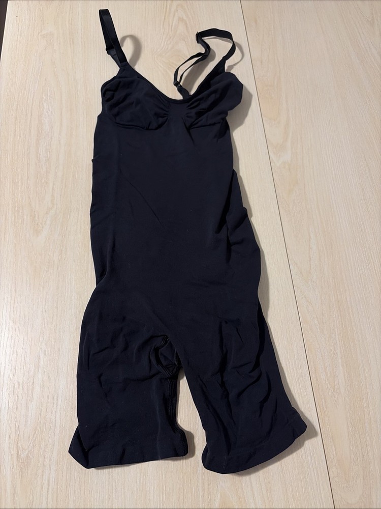 Skims Seamless Sculpt Mid Thigh Bodysuit Size  Large Black